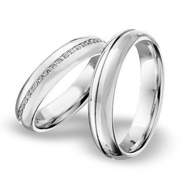Wedges of 14K platinum with Breuning diamonds 001490