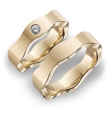 Wedding rings of 14K grass with Breuning diamonds 001690