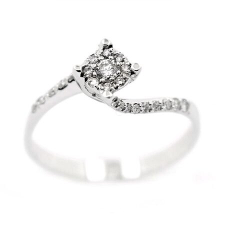 18k platinum ring with rd10014 diamonds
