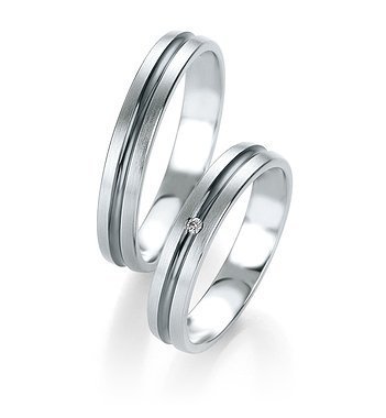 Wedding wedges of 14k white and gray gold with Breuning diamonds 05661