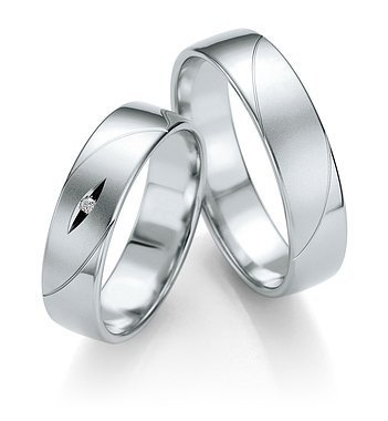Weddings of 8K platinum with Breuning diamonds 070850