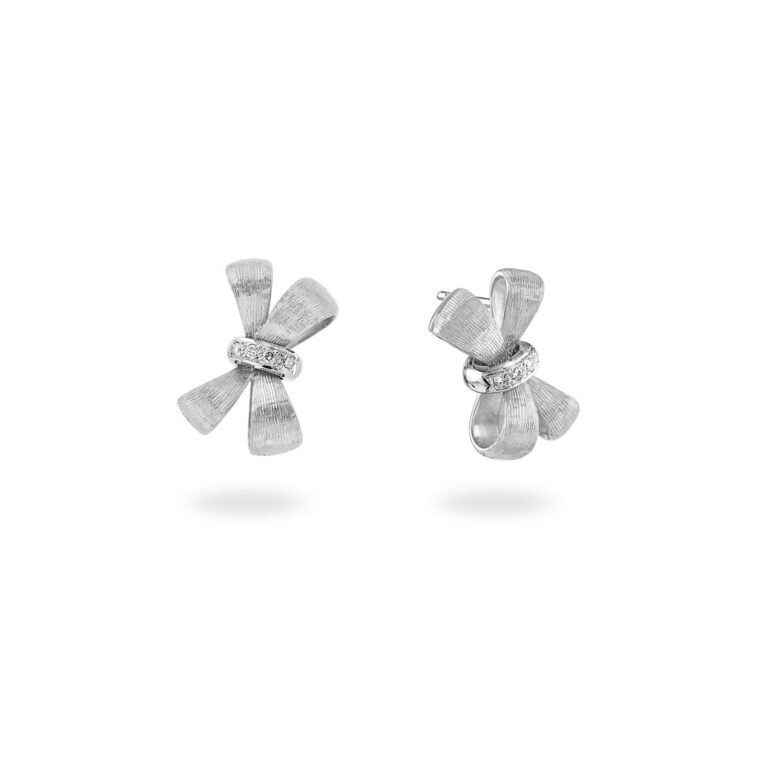 18K earrings with D146-8 diamonds