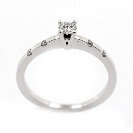 18k platinum ring with DA205014 diamonds